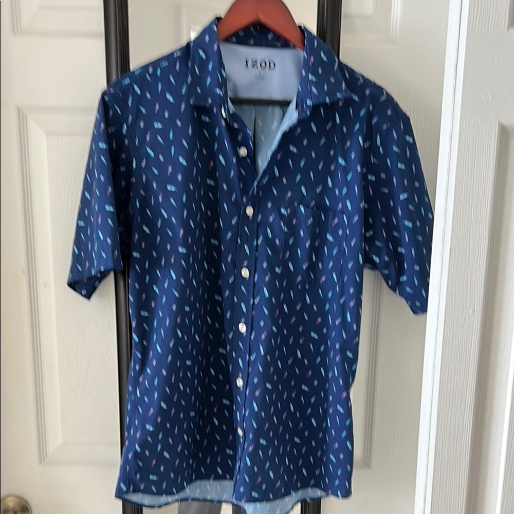 Izod Blue Casual Button Down Shirt with wine bottle print EUC